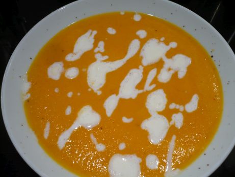 Mhren-Orangen-Suppe