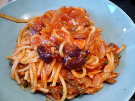 Spaghetti mit Sardellen-Tomatensoe