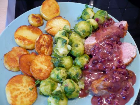 Entenbrust mit Preiselbeersoe