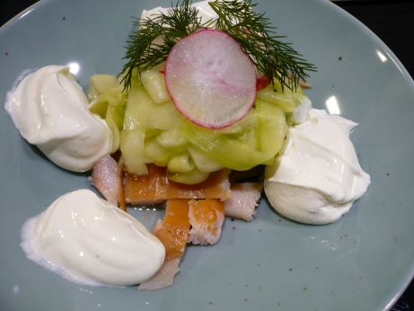 Forellenfilet mit Gurkensalat