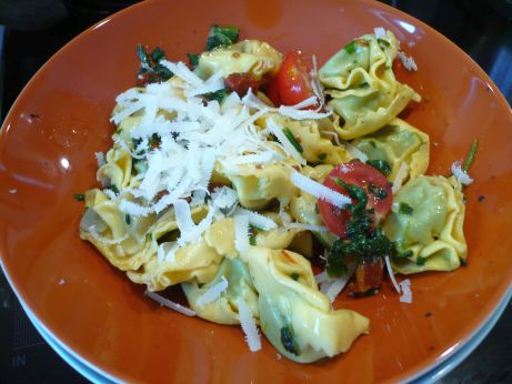 Italienischer Tortellini Salat