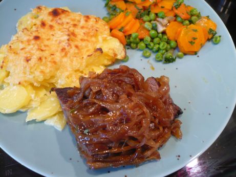 Rindfleisch mit Balsamico Zwiebeln