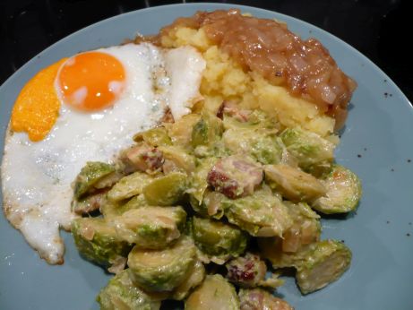 Rosenkohl mit Spiegelei