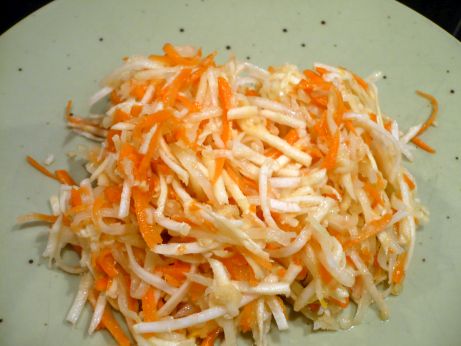 Rohkostsalat aus Wurzelgemse